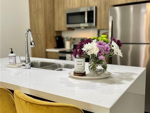 4th image of 1302 W Platinum Dr #2