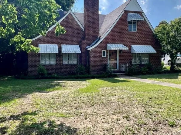 303 N College St, Opp, AL 36467