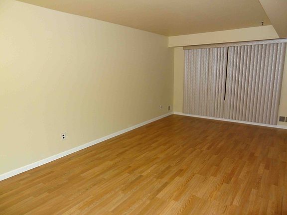 5th image of 20 Abingdon Ave