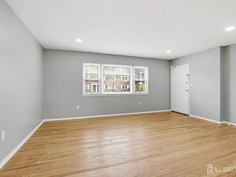160 Evergreen Rd #14A — Photo 6