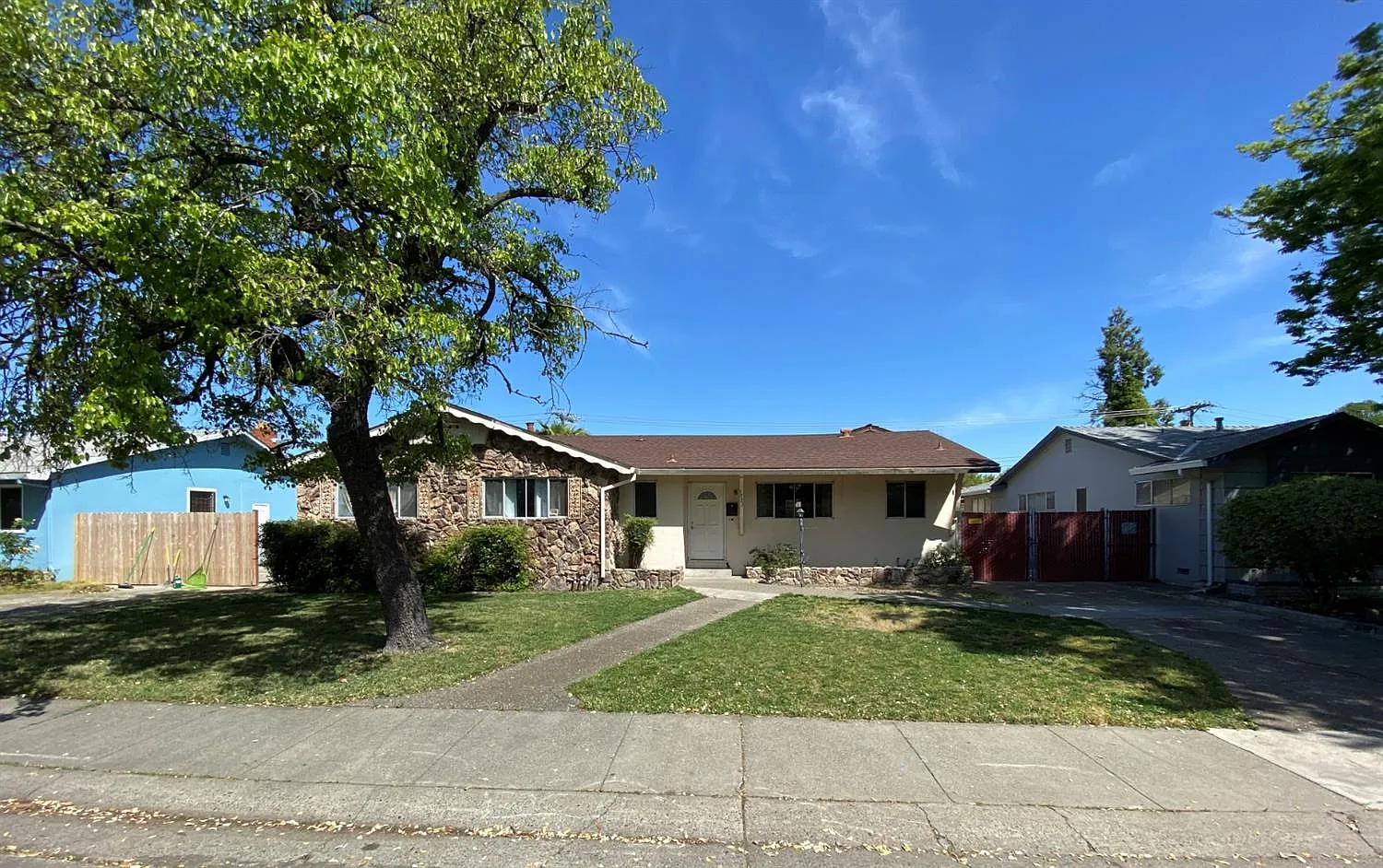 1921 Florin Rd photo 1