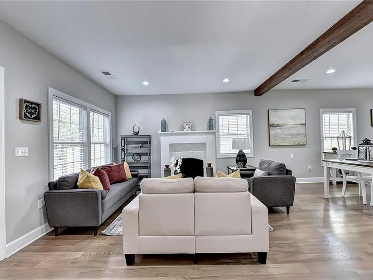 663 Bryan St SE — Photo 3