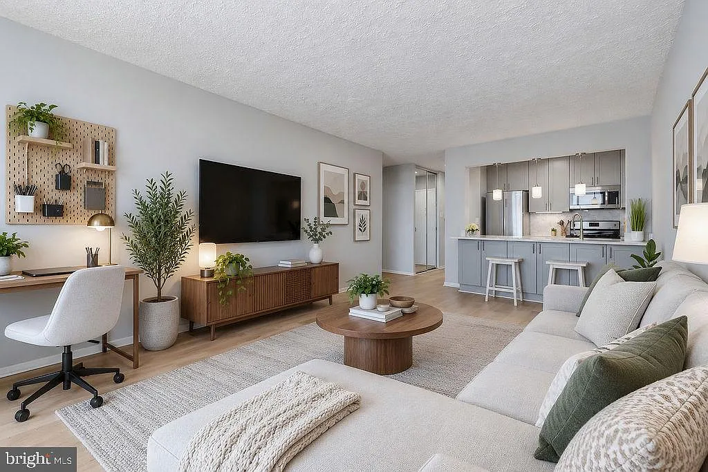 1 bed, 1.0 bath, 587 sqft, $1,950 — Photo 1