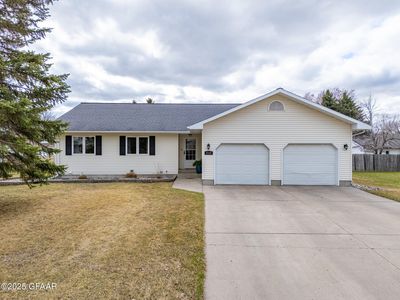2133 5th Ave NW, East Grand Forks, MN, 56721