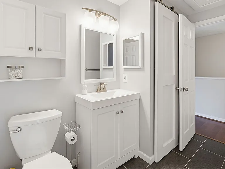 9402 Granite Hl — Photo 24