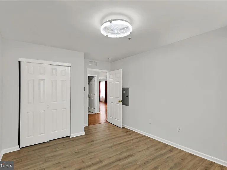 182 Christine Dr — Photo 20