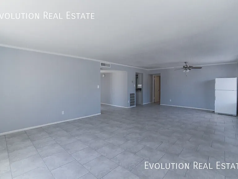 2110 S Shannon Dr — Photo 10