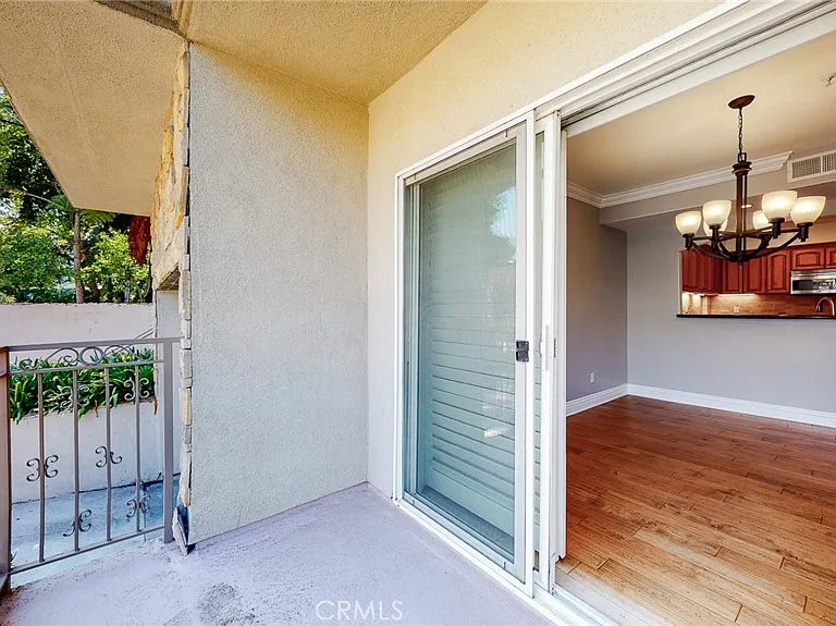 11540 Moorpark St #103 — Photo 8