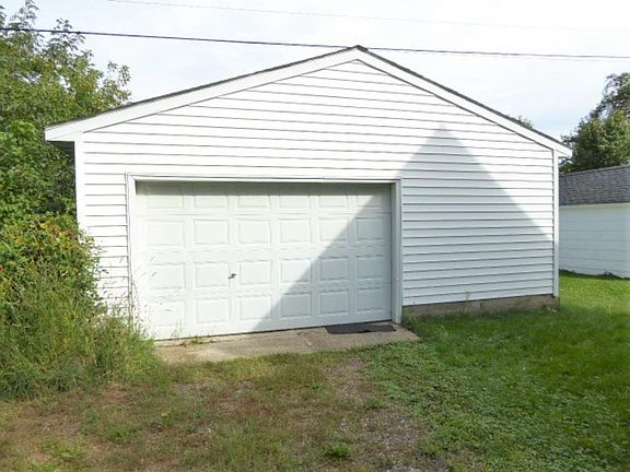 4th image of 636 N Pierce Ave