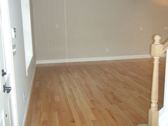 4th image of 1101 Glenwood Ct
