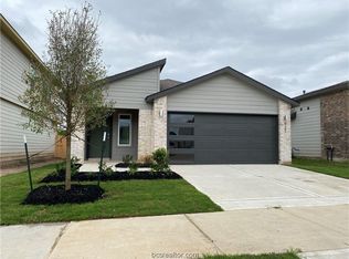 921 Kickapoo Ln, College Station, TX 77845