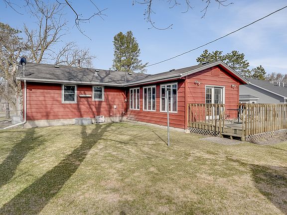 2nd image of 904 8th Ave N