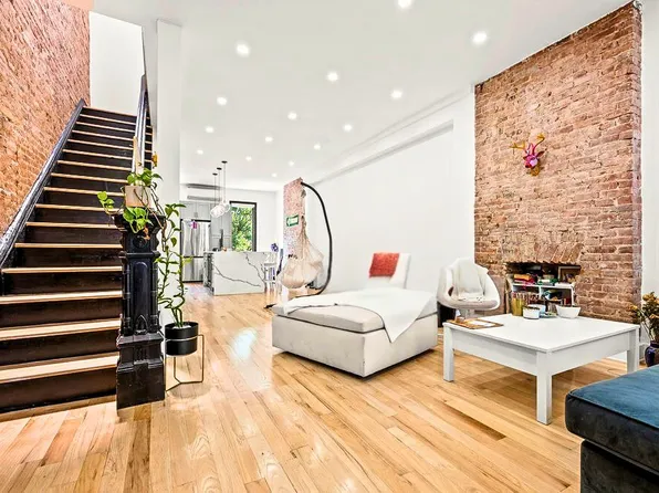 1118 Prospect Place image 3 of 18