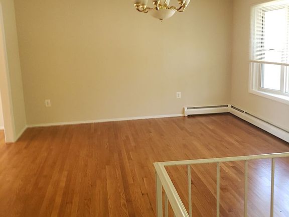 3rd image of 4707 Kenny Ct