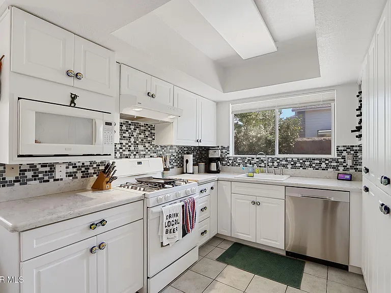 4348 Loma Hermosa Dr — Photo 15