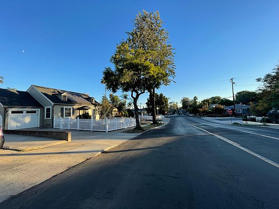 Extra wide street with plenty of street parking.