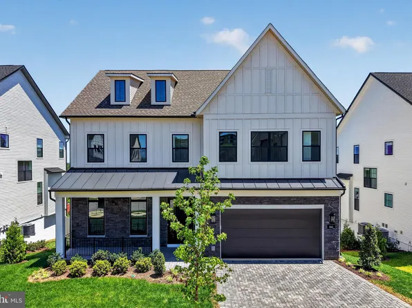 861 N Manchester St, Arlington, VA 22205