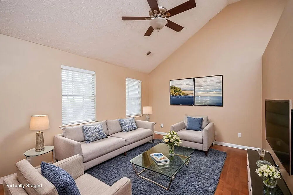 3 bed, 2.0 bath, 1322 sqft, $1,665 — Photo 3