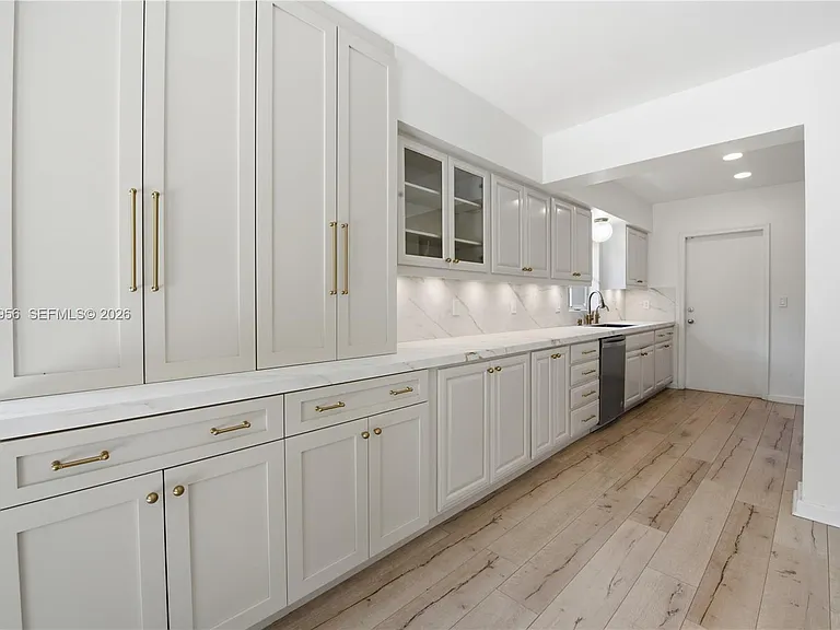 7220 SW 53rd Ct — Photo 11