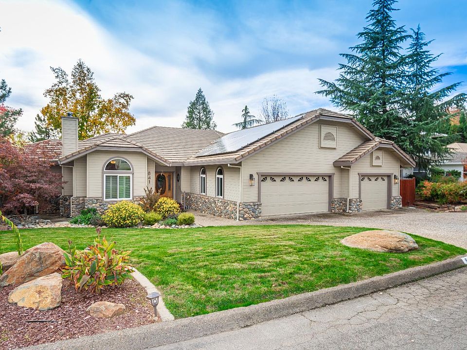1st image of 841 Oak Crest Cir