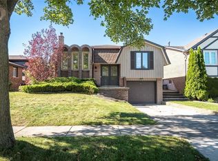 45 Amberwood St, Hamilton, ON L8J 1J1