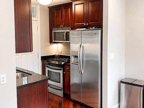 2nd image of 900 W Winona St APT 1