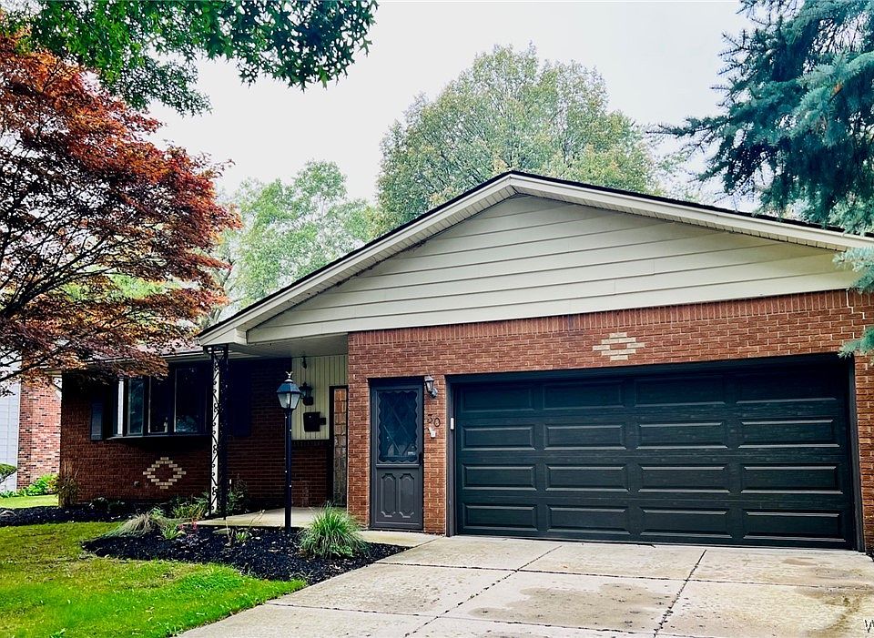 1st image of 30 Lakeside Ct