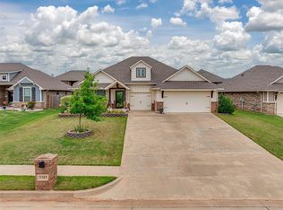 1305 N Storybrook Ter, Mustang, OK 73064