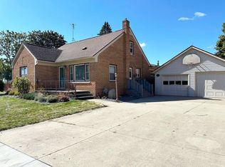 213 S 1st St, Randolph, WI 53956