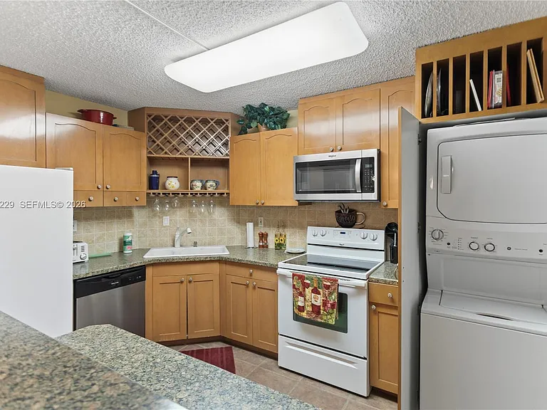 4020 Galt Ocean Dr #203 — Photo 18