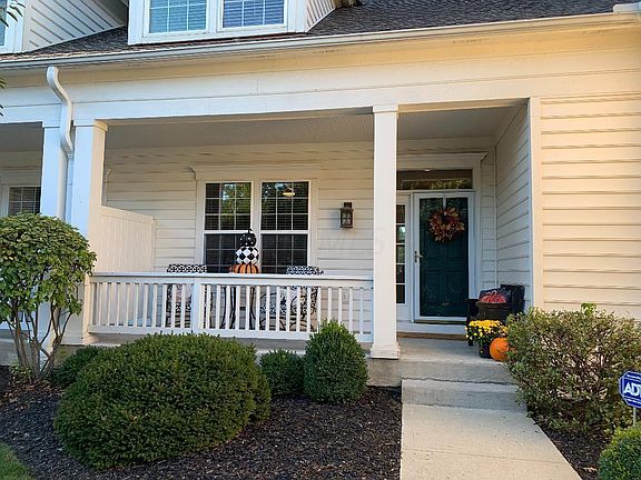 2nd image of 4066 Hanover Square Dr