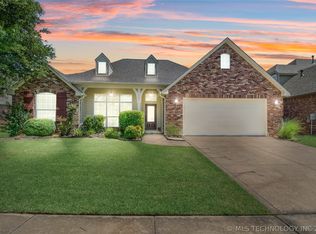 1305 E Boston St S, Broken Arrow, OK 74012