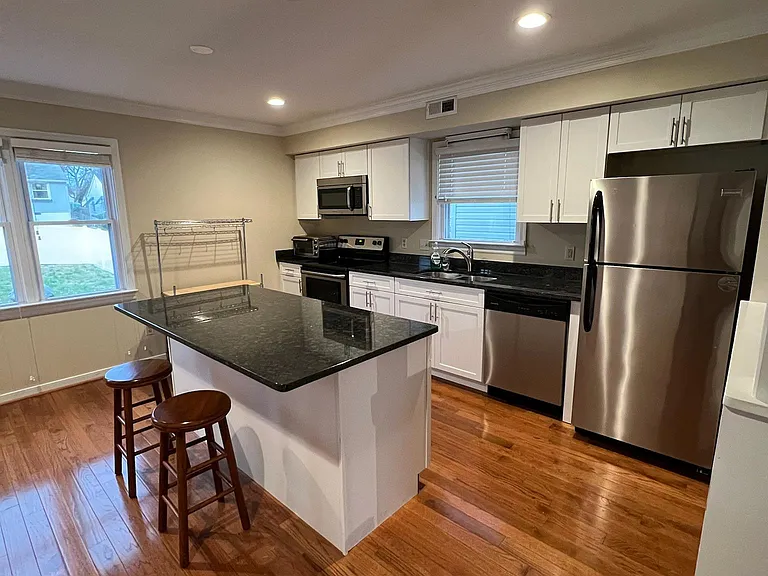 1804 Powhatan St — Photo 26