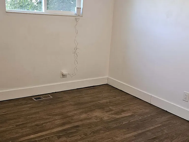 1210 E Charlton Ave #A — Photo 10
