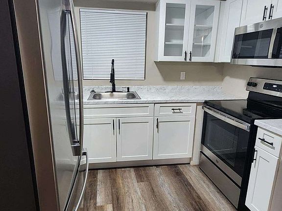 5th image of 131 NW 10th Ave