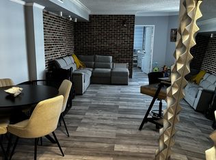825 Brickell Bay Dr APT 750, Miami, FL 33131
