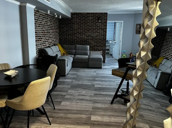 825 Brickell Bay Dr, Miami, FL