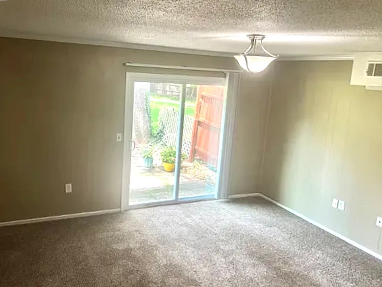 505 Concord Rd — Photo 6