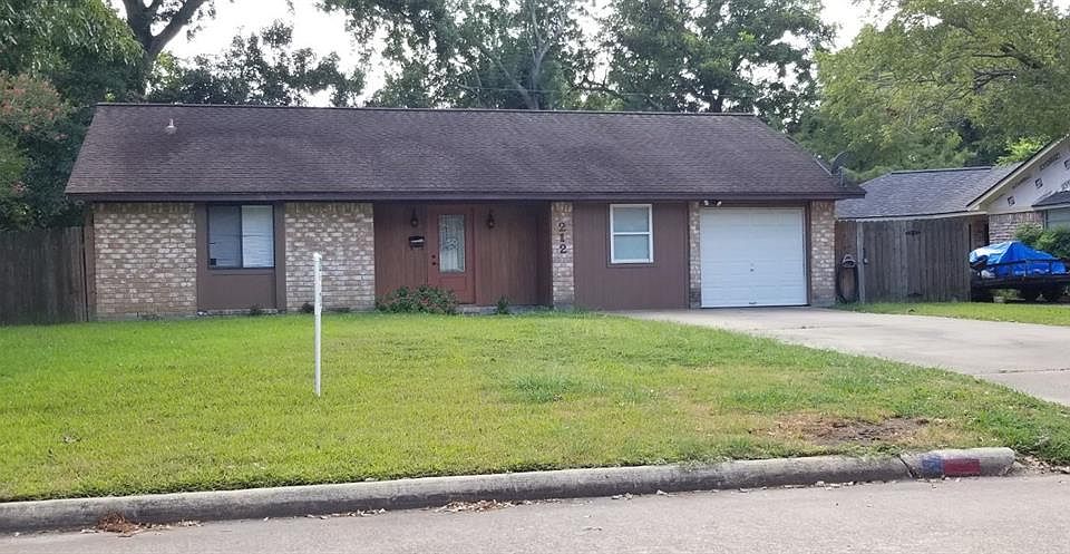 1st image of 212 Wayne Dr