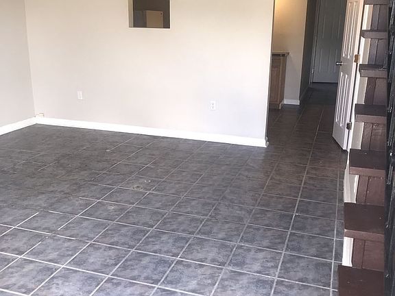 3rd image of 7709 N Coronet Ct