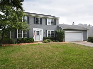 1154 Hanover Dr, Batavia, IL 60510