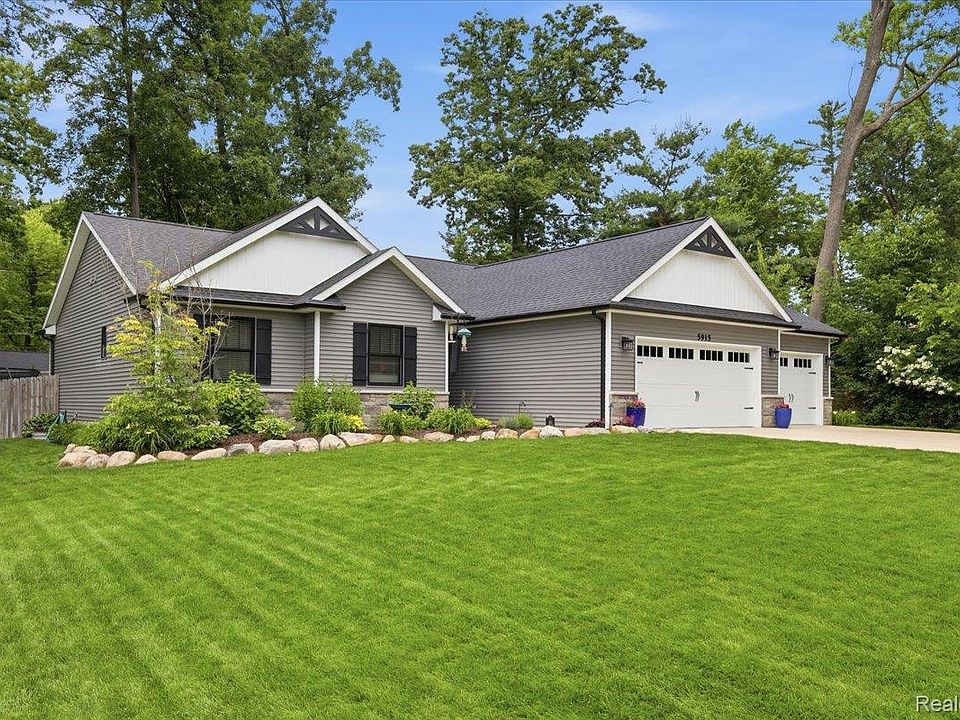1st image of 5915 Chickadee Ln