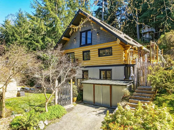 1253 Adams Rd, Bowen Island, BC V0N 1G2