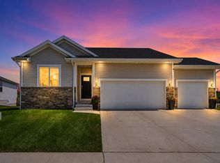 5652 Brook View Ave, Des Moines, IA 50317