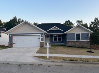 1508 W Parkview Ave, Ozark, MO 65721