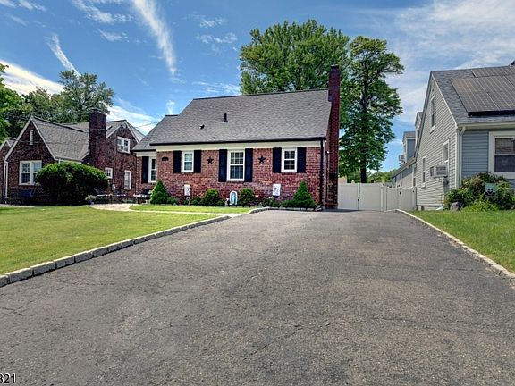3rd image of 60 Merritt Ave