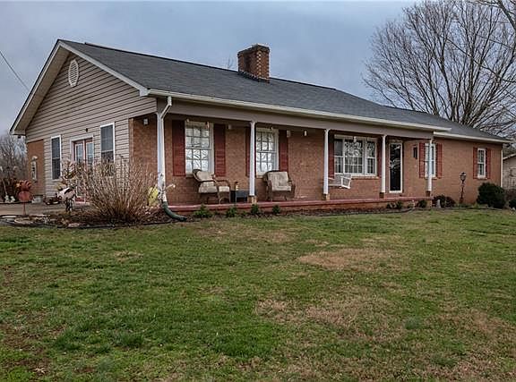 4th image of 5711 Claridge Dr