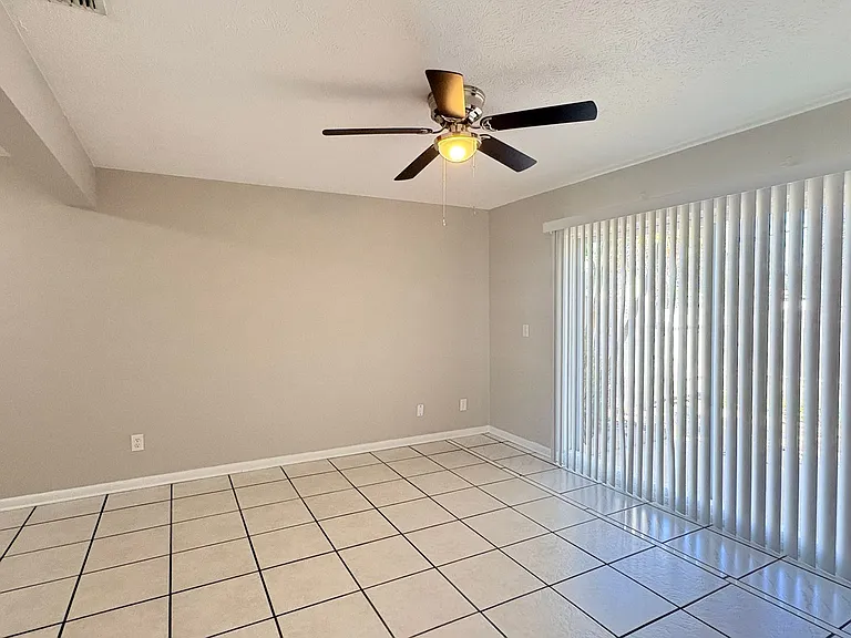 1123 SW 48th Ter #106 — Photo 7