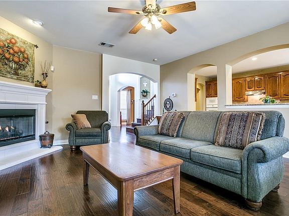 4th image of 226 Love Bird Ln