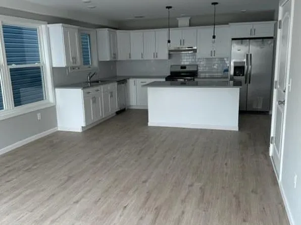 99 S 10th St, Newark, NJ 07107